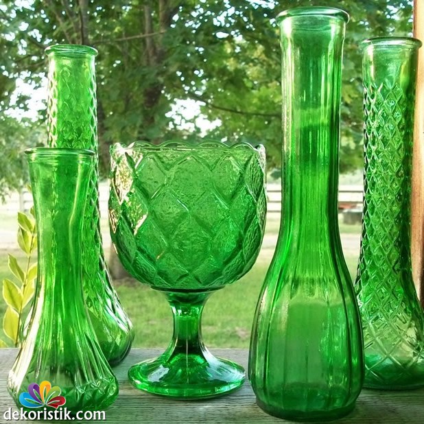 yeşil cam vazolar