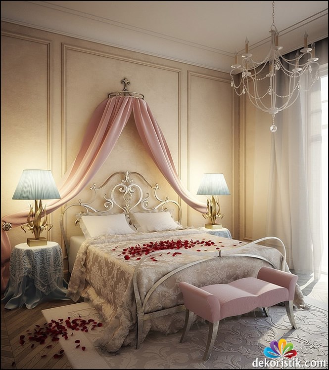 Romantik pembe renk yatak odasi