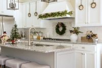 Christmas in a Farmhouse Kitchen: Rustic Decor and Recipes