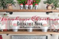 Farmhouse Christmas Breakfast Nook Decor Ideas
