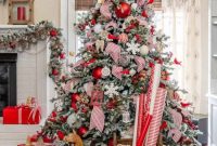 Style Showcase 213: Christmas Tree Ideas and Decor