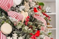 Style Showcase 264: Christmas Garland Ideas and Bedroom Refresh