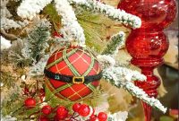 Christmas Tree Decorating Guide: Showhouse Tour and Gift Ideas