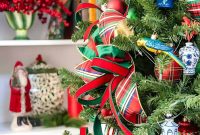 Chinoiserie Christmas Tree: Red and Green Meet Blue and White