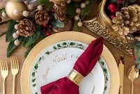 Christmas Home Tour: Festive Tablescape and Holiday Decor