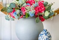 Spring Decor: Yellow Hues, Pool Ideas and Grandmillennial Style