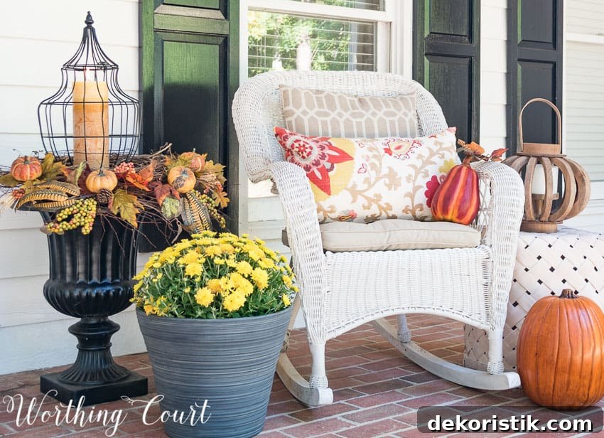 Farmhouse style fall porch vignette || Worthing Court