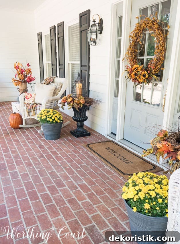 Farmhouse fall front porch || Worthing Court