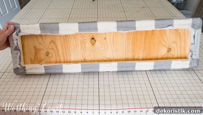 Step by step directions for building and upholstering this easy farmhouse style bench. The measurements can be adapted to any size bench. || Worthing Court