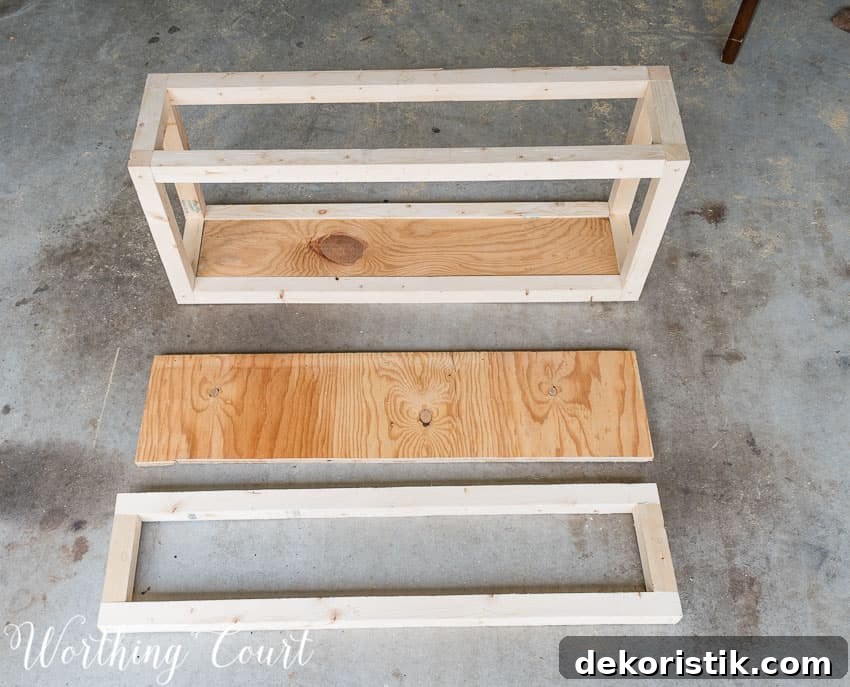 Step by step directions for building and upholstering this easy farmhouse style bench. The measurements can be adapted to any size bench. || Worthing Court