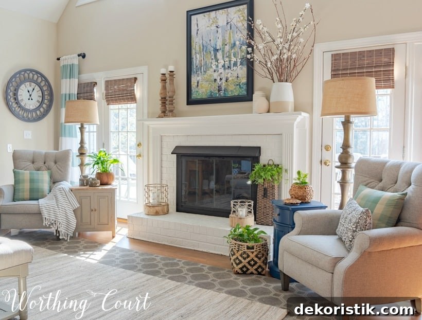 Neutral living room decor.