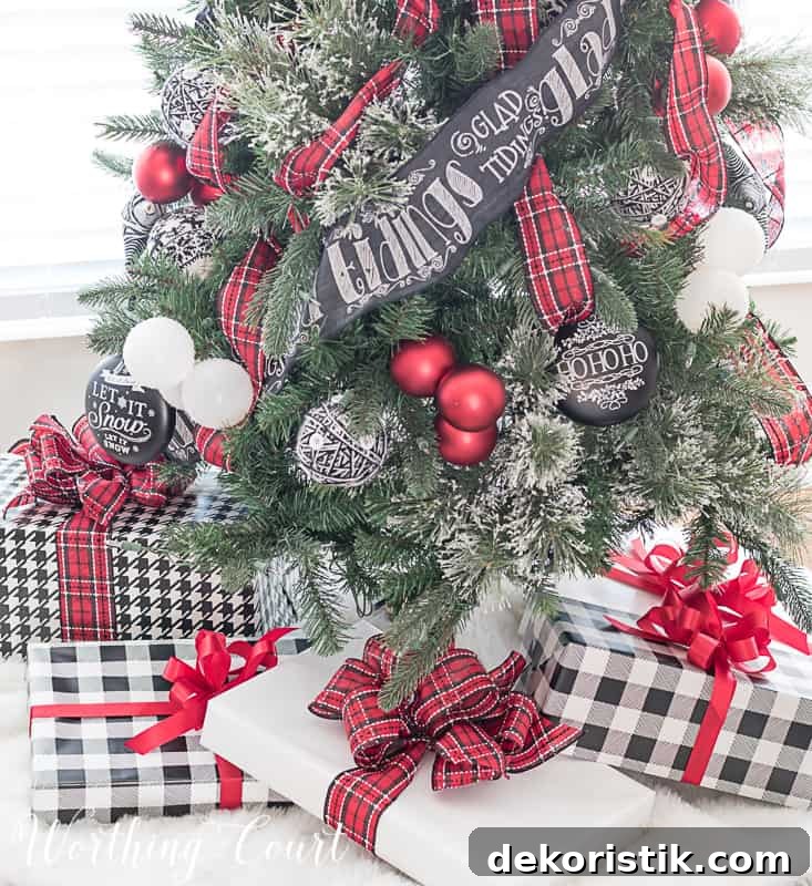 Come Home for Christmas Tour: My Cozy Christmas Dining Room 7 Coordinate wrapping paper and ribbon with the colors used on your Christmas tree for a designer look #christmastrees #christmaspresents #giftwrap