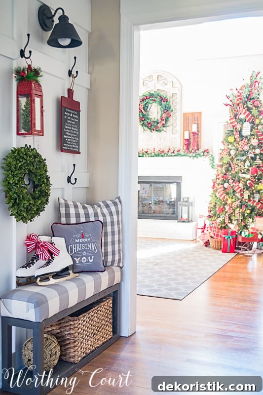Festive Farmhouse Christmas Foyer #christmasdecor #farmhousechristmasdecor #foyer
