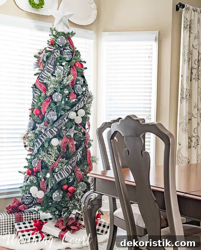 Christmas tree with red, black and white decorations #christmasdecor #christmastrees