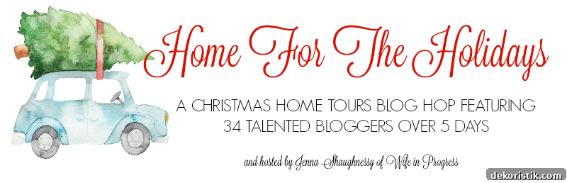 Festive Farmhouse Christmas Foyer