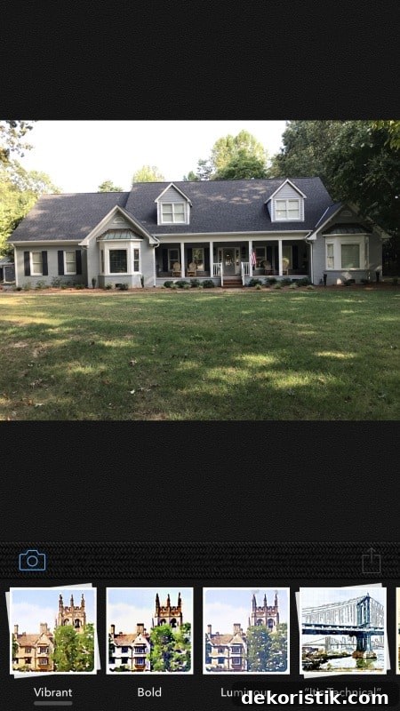 A view of the house from the outside.