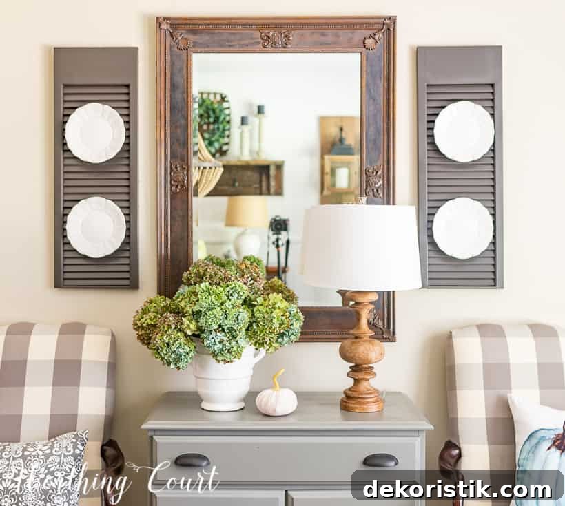 Casually Elegant Fall Dining Room Decor Ideas 12 dried hydrangea arrangement