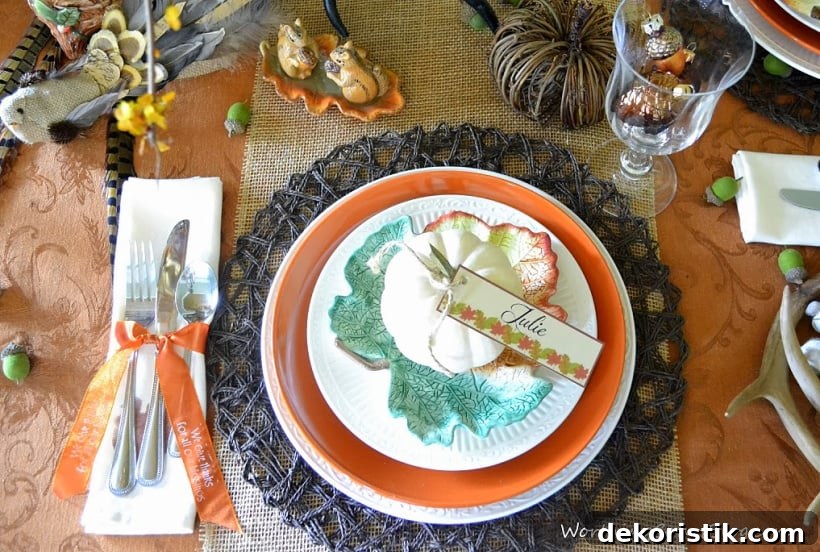 5 Tabletop Accessories to Elevate Your Thanksgiving Table 9 Thanksgiving place setting with traditional fall colors