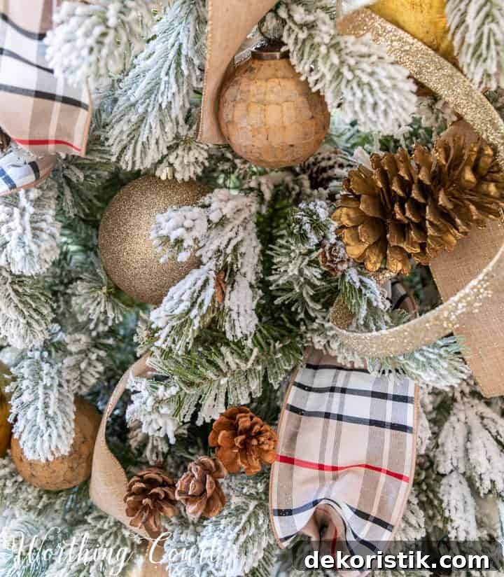 Rustic Christmas Dining Room Decor Ideas for Elegant Tables 13 neutral Christmas tree decor