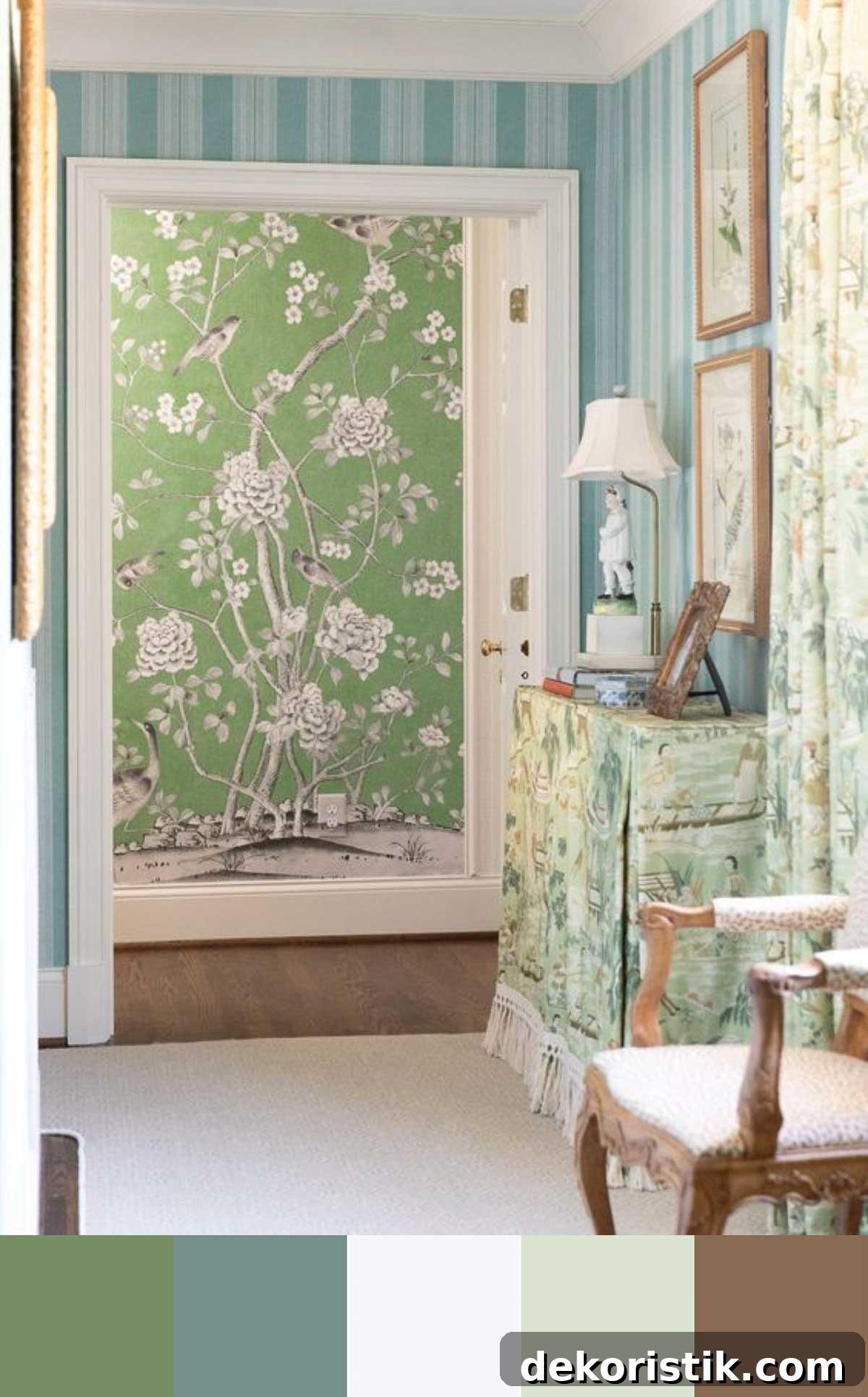 partial view of a traditionally decorated dressing room showing the color scheme used in it
