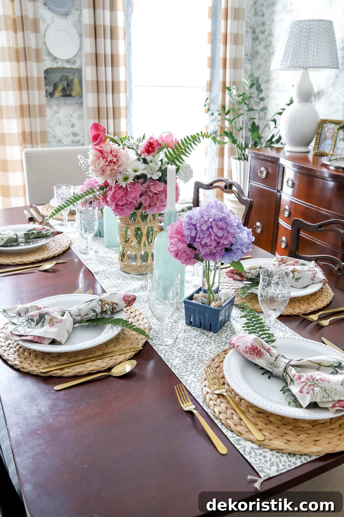 Summer Home Decor Ideas to Refresh Your Space 5 Summer tablescape ideas