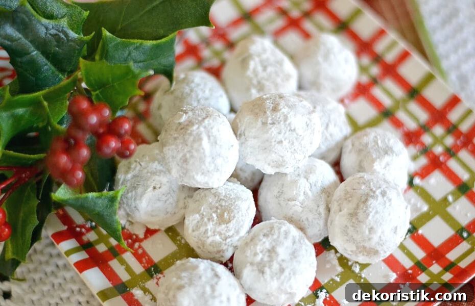 Up close picture of the cookies on the plate.